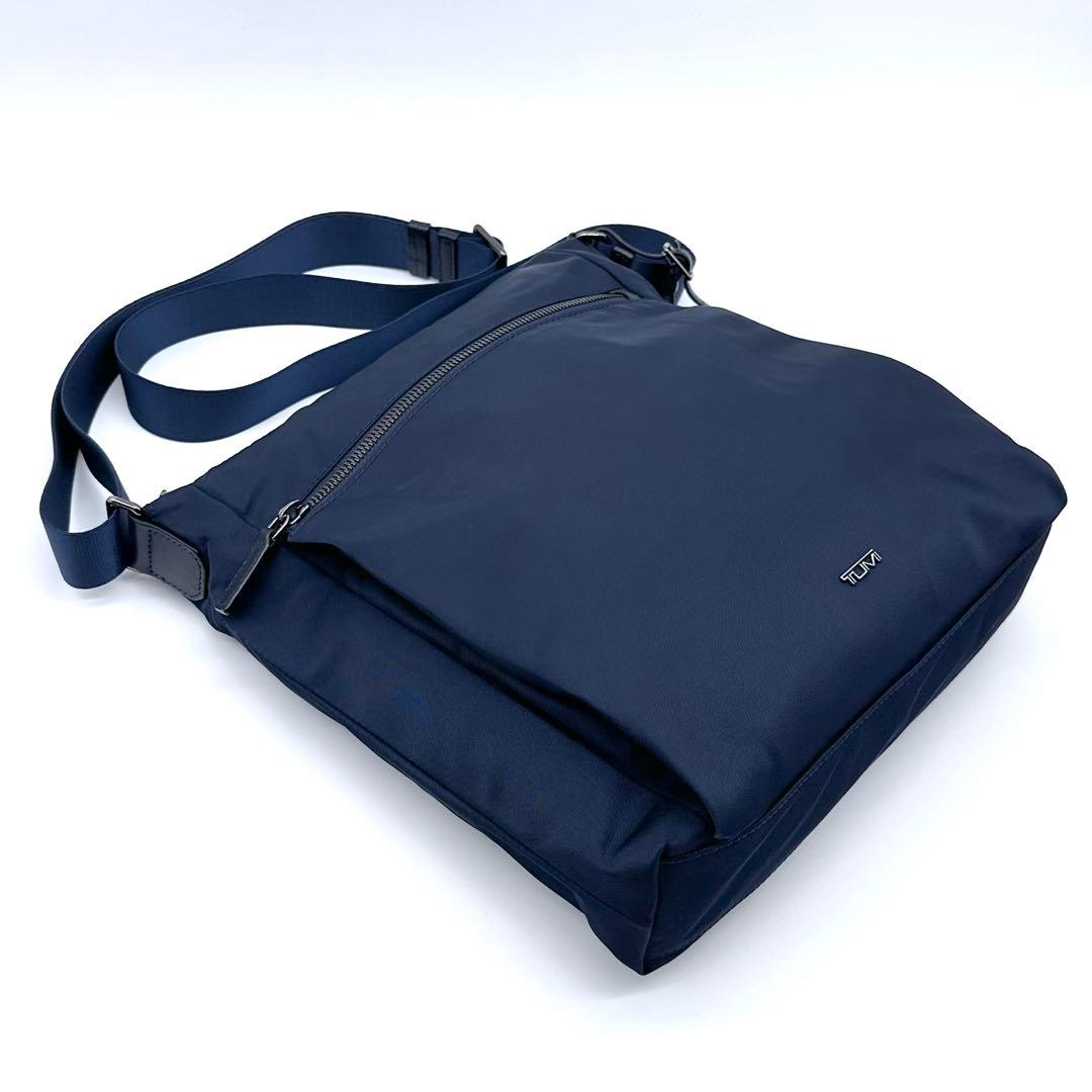 ショルダーバッグ ネイビー