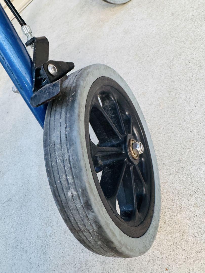 竹虎　ハッピーⅡ NB 歩行器　歩行補助　シルバーカー 軽量　介護