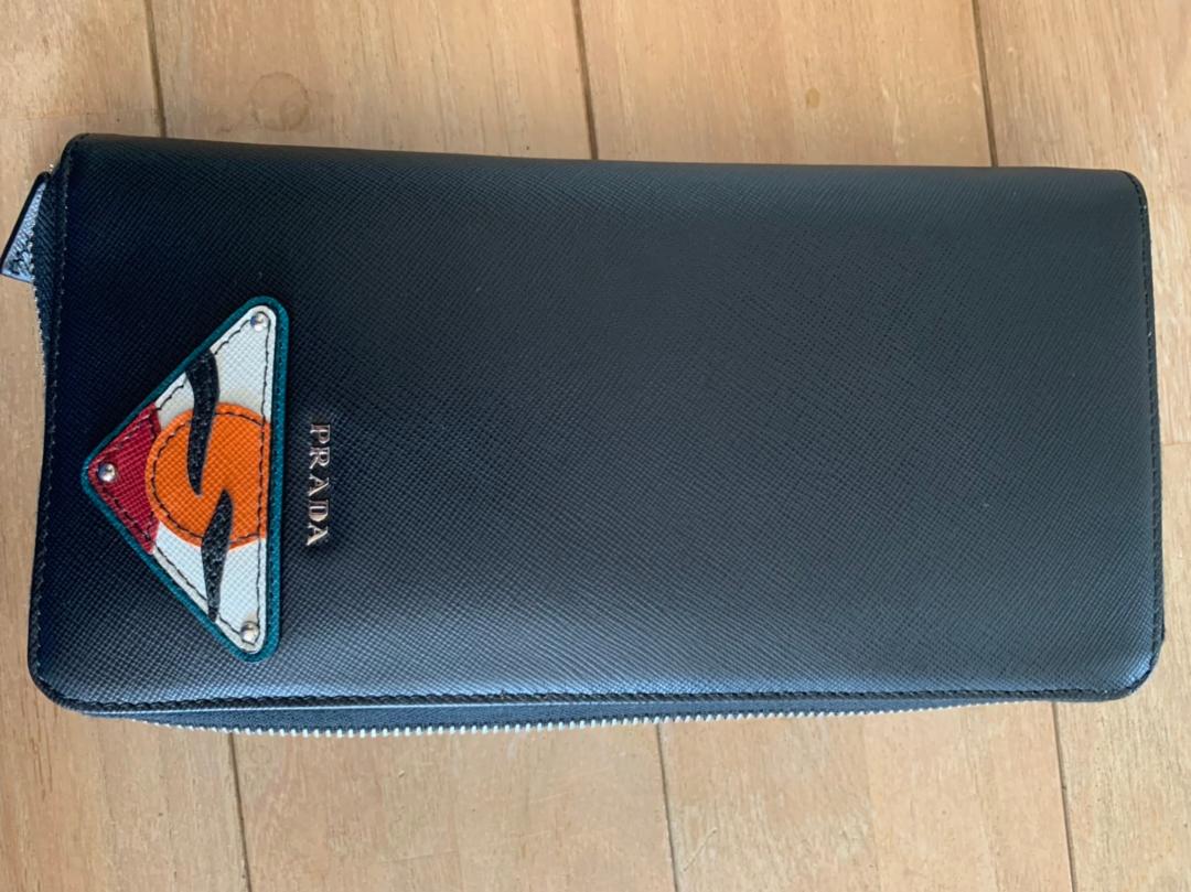 PRADA サファイアーノ レザーラウンドファスナー 長財布 【送料