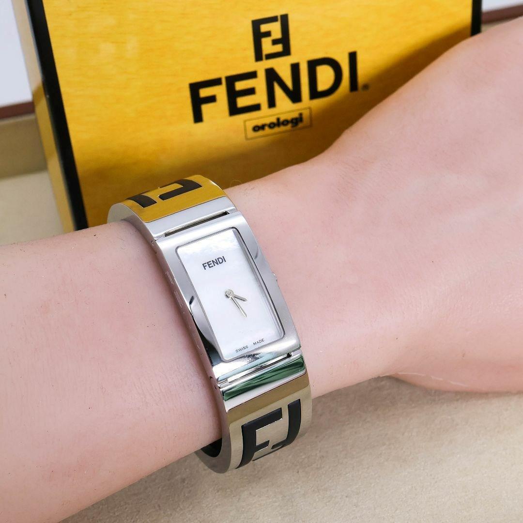稼働 FENDI 腕時計 3250L バングル シェル文字盤 外箱 美品1210