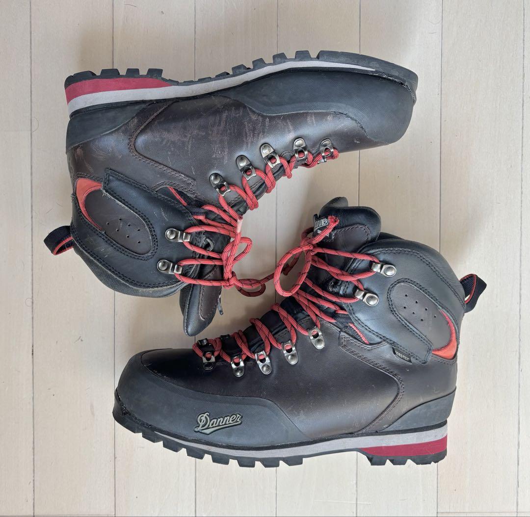 DANNER