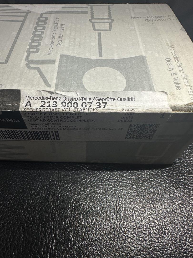 新品　ベンツ純正 W213ヘッドライトコントロールユニットA2139000737