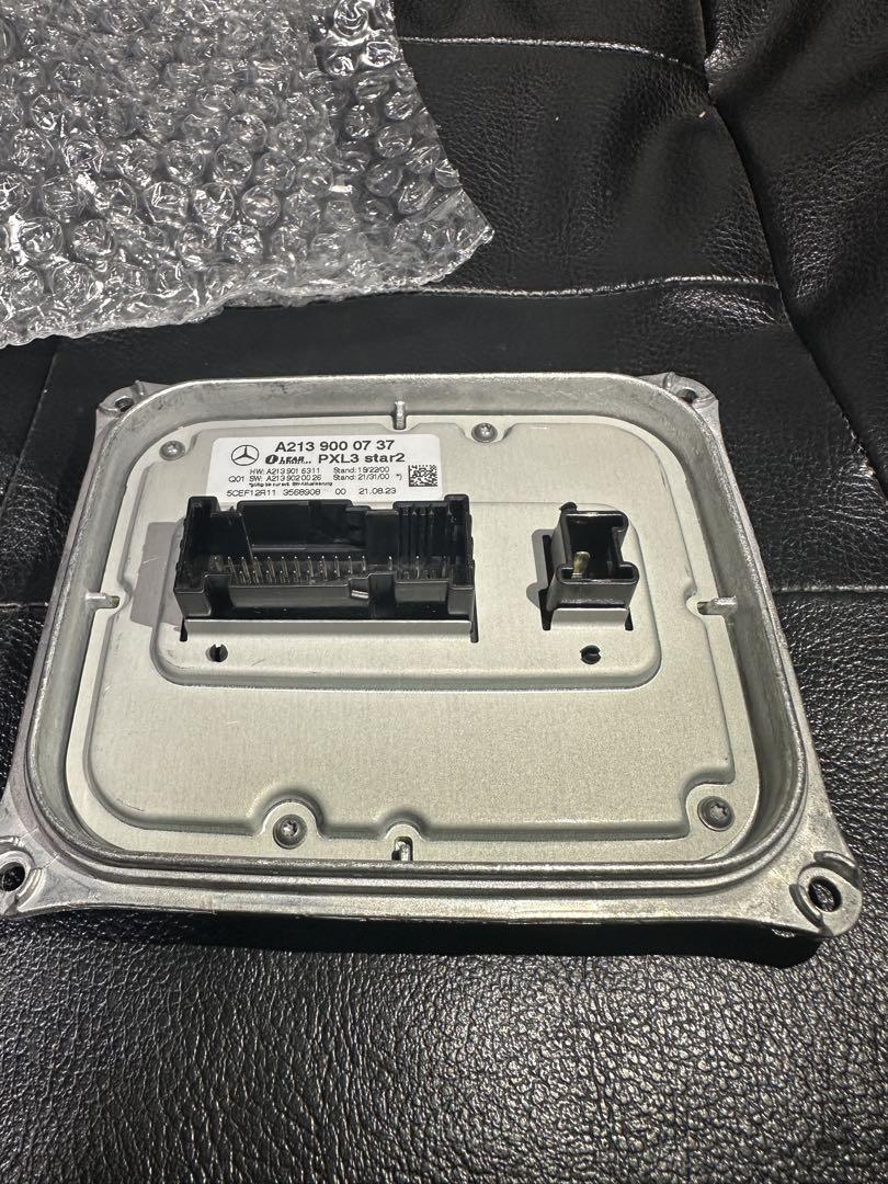 新品　ベンツ純正 W213ヘッドライトコントロールユニットA2139000737
