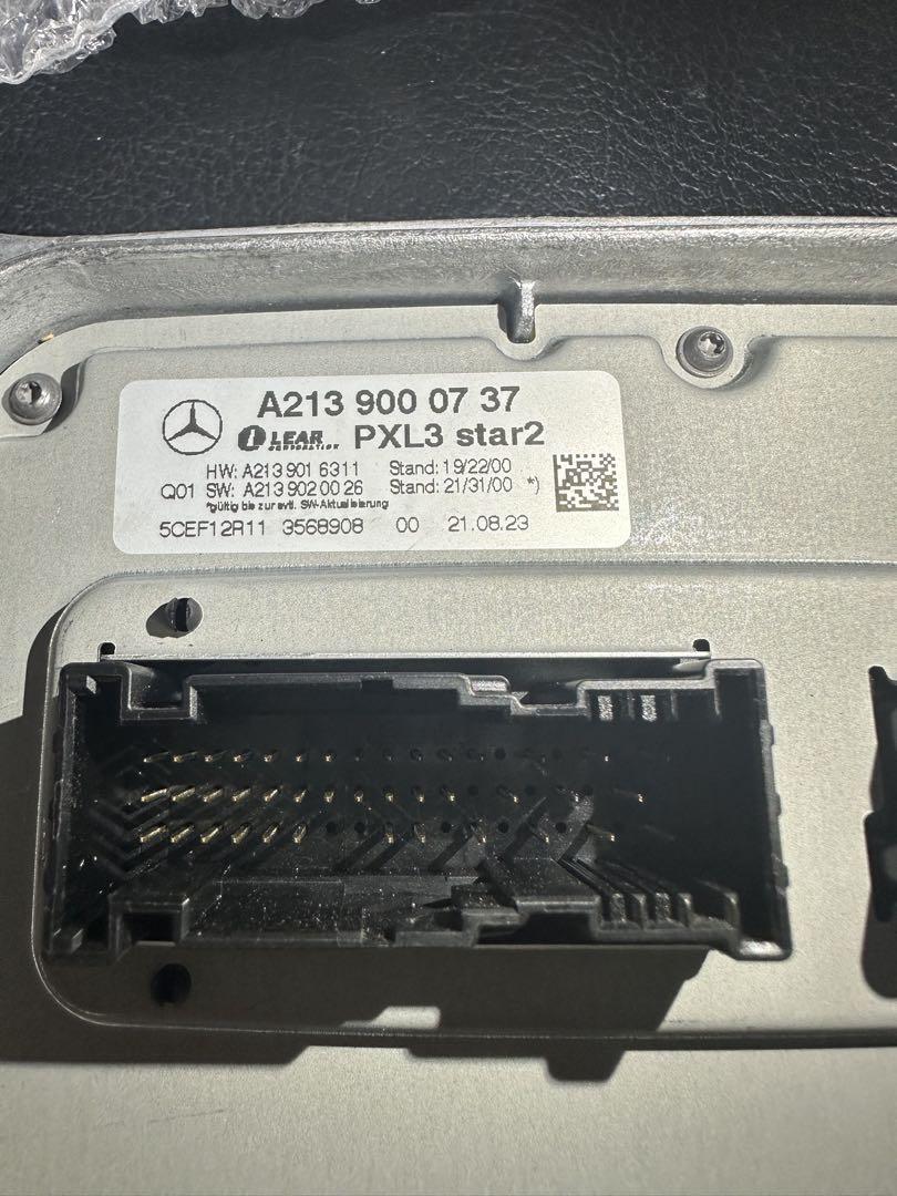 新品　ベンツ純正 W213ヘッドライトコントロールユニットA2139000737