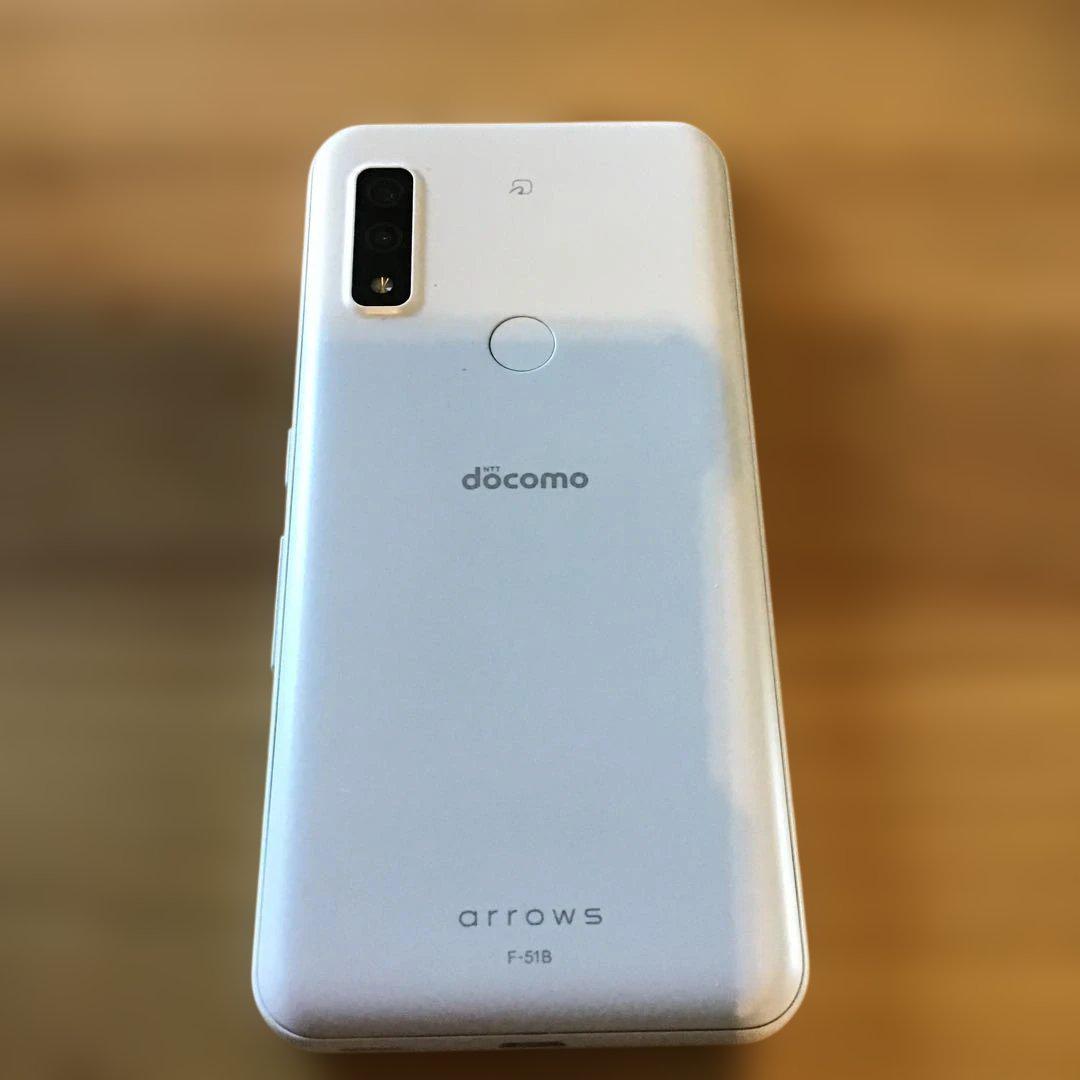 スマートフォンArrows we F-51B arrows We F-51B」を12月3日より発売
