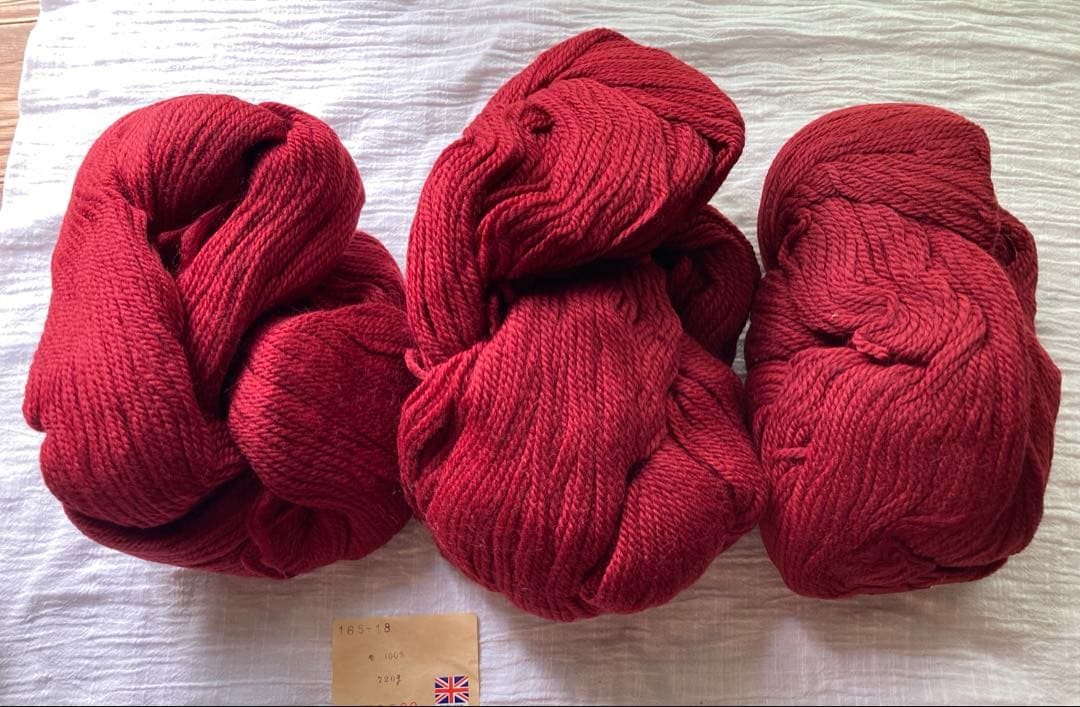 (特大サイズ)赤色 毛糸 100%ウール 3個 計720g イングランド製