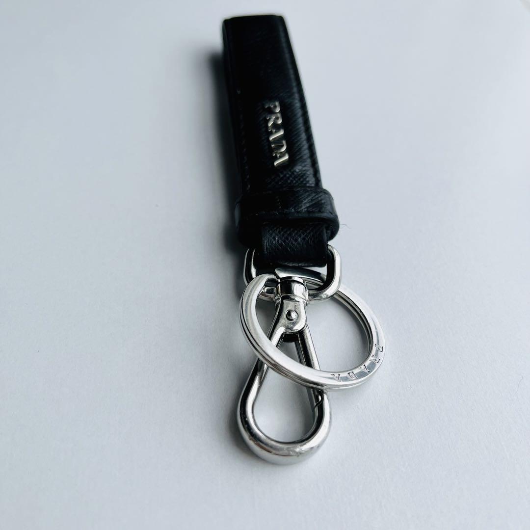 【美品】PRADA プラダ サフィアーノ レザー キーリング キーホルダー