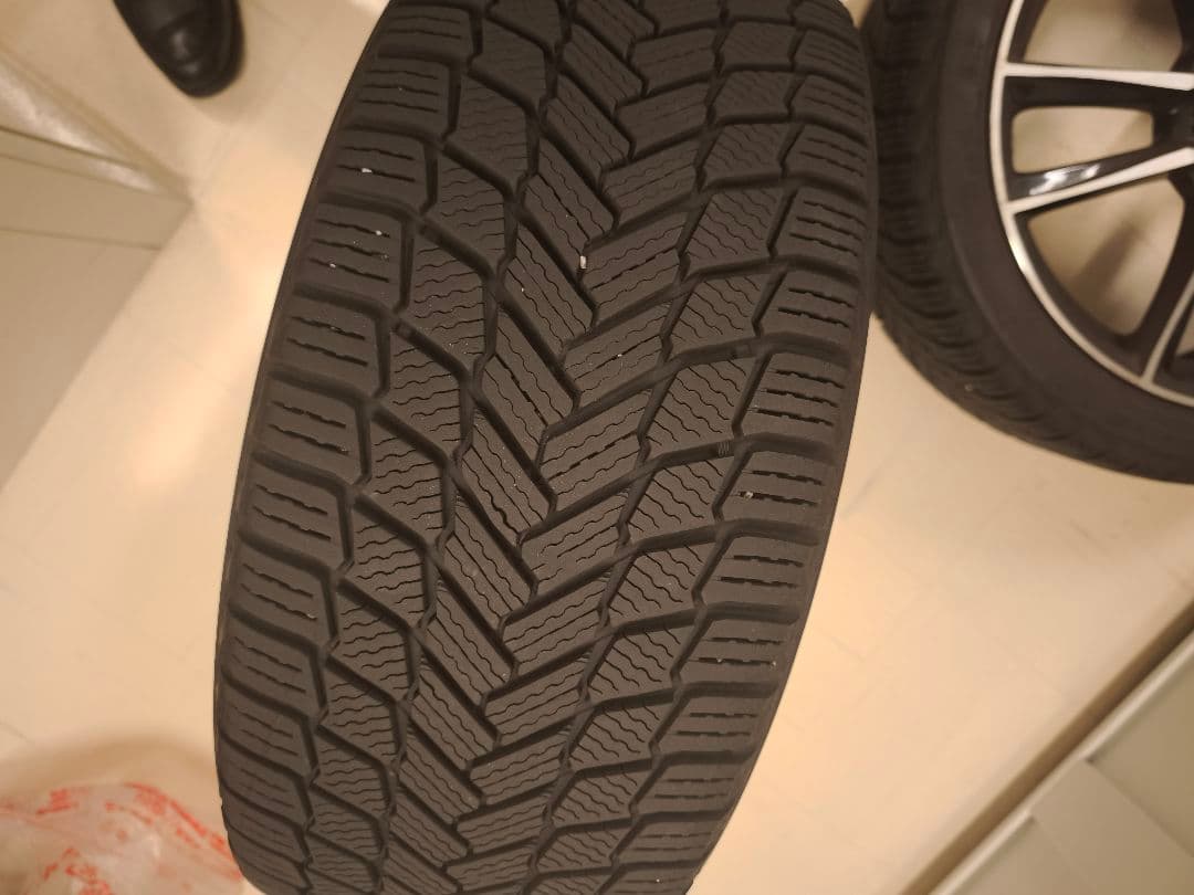 メルセデス・ベンツ 18インチホイール+MICHELINスタッドレスセット メルセデス・ベンツ 18インチホイール+MICHELINスタッドレスセット