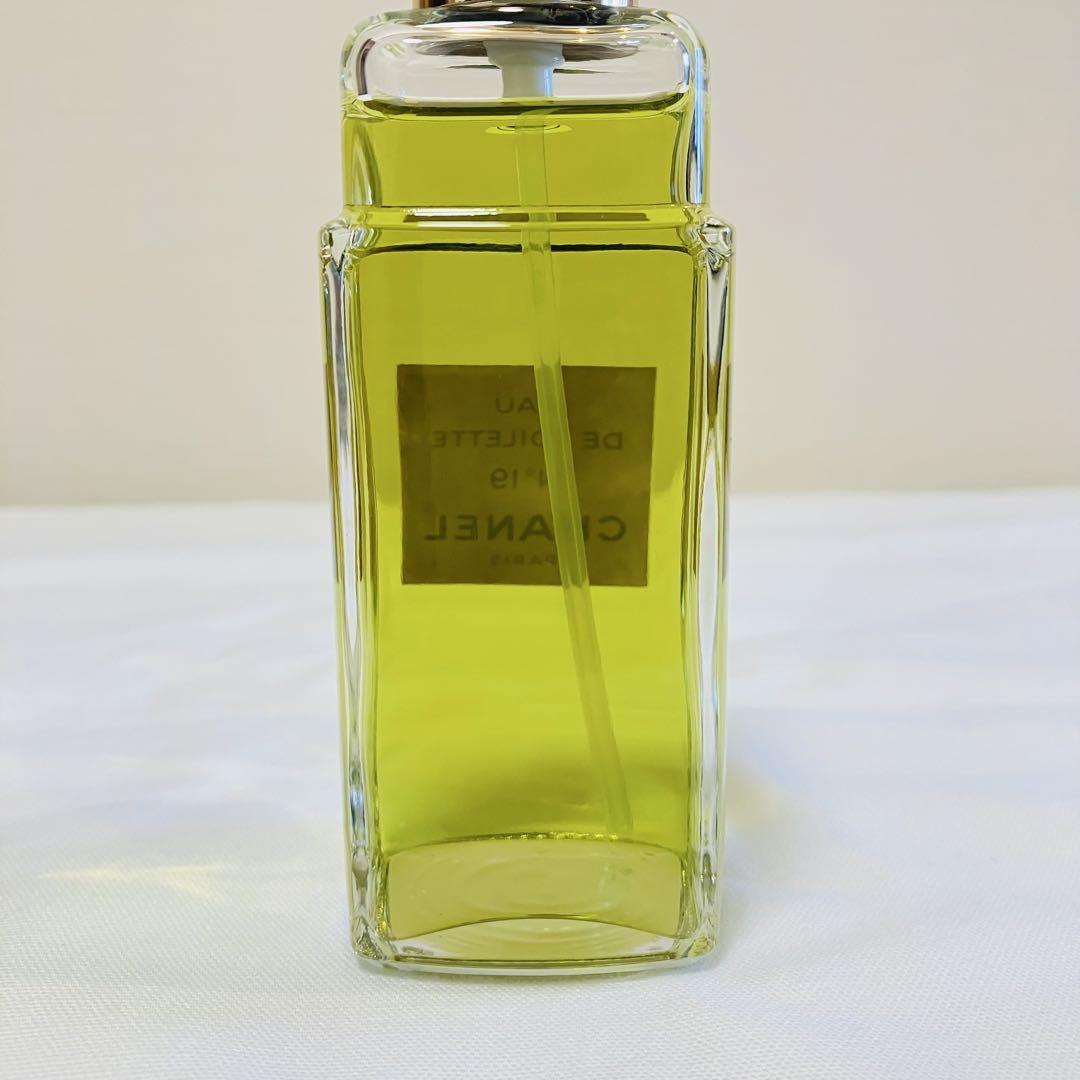 新品　シャネル N°19 オードトワレ　ヴァポリザター　香水　100ml ②