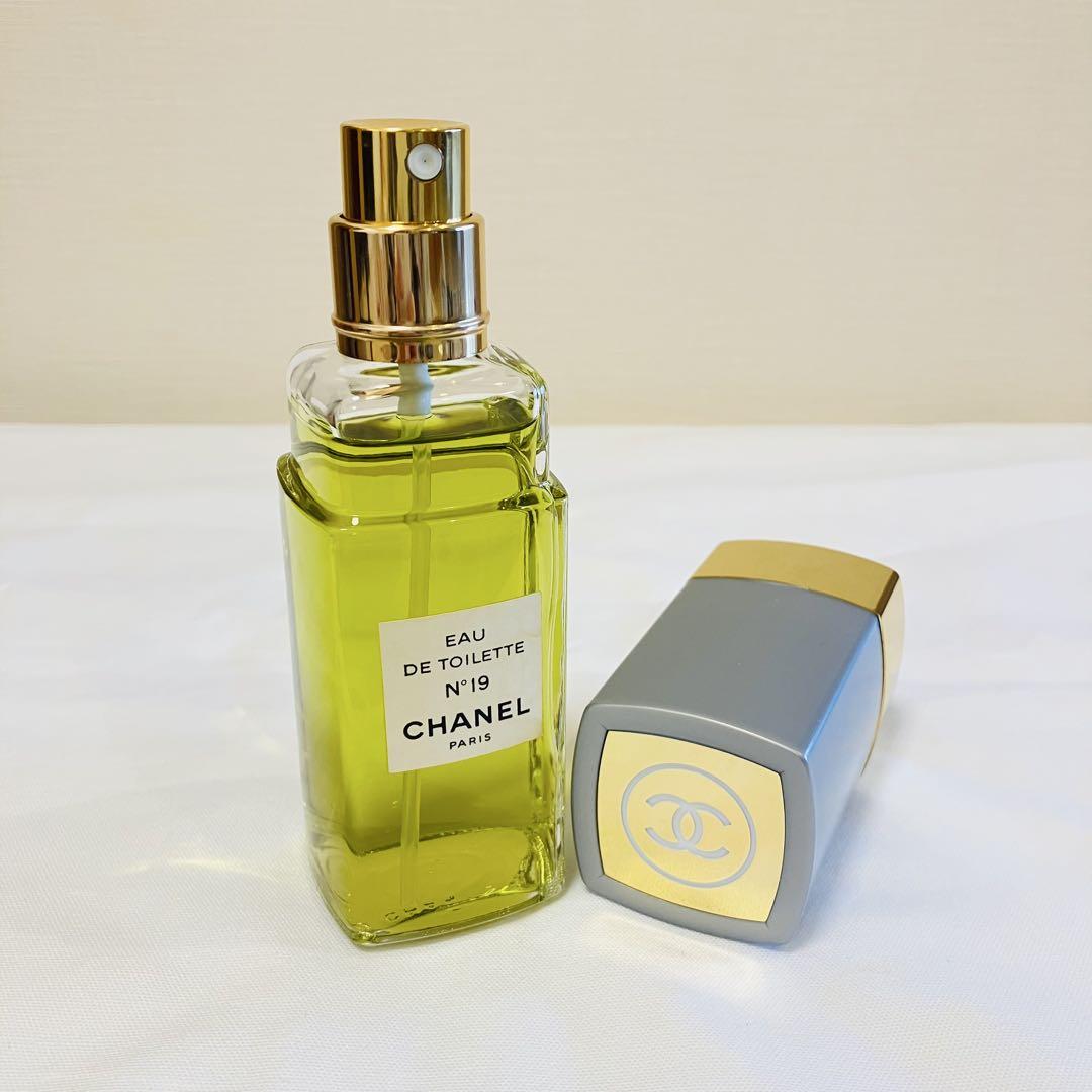 新品　シャネル N°19 オードトワレ　ヴァポリザター　香水　100ml ②