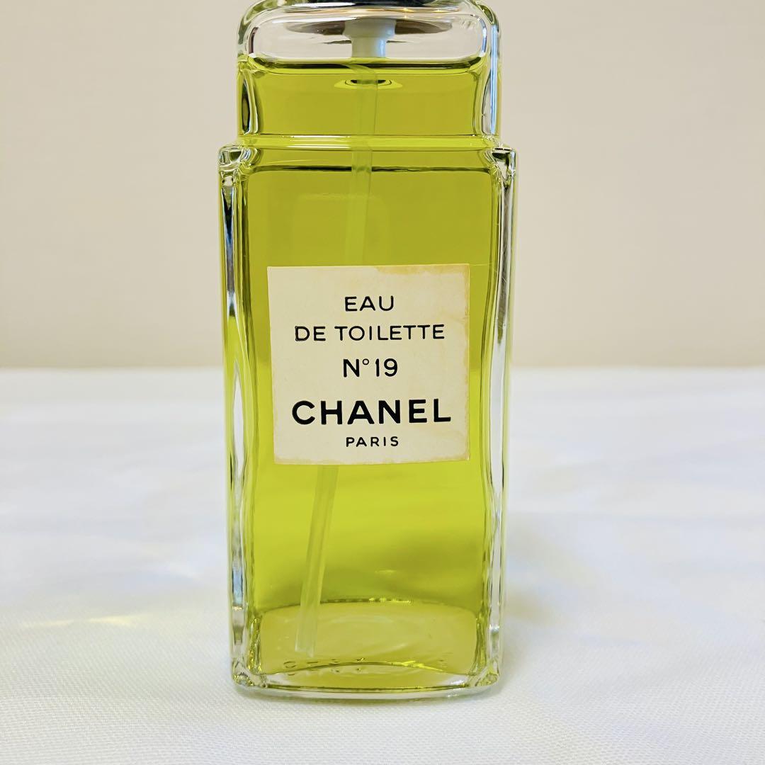 新品　シャネル N°19 オードトワレ　ヴァポリザター　香水　100ml ②