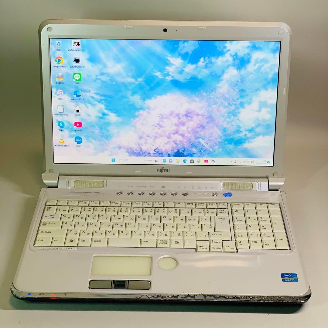 Core i7✨カメラ✨SSD✨メモリ8GB✨富士通✨白✨ノートパソコン