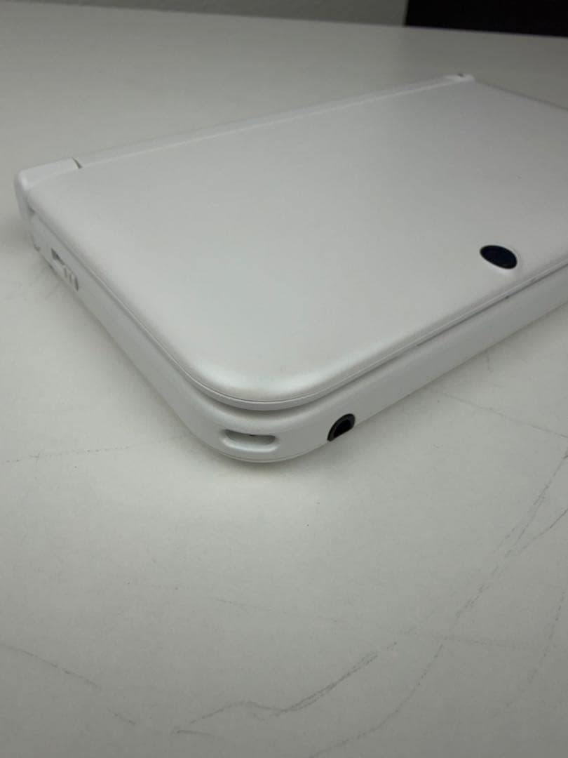 Nintendo ニンテンドー3DS LL ホワイト (SPR-001) Nintendo ニンテンドー3DS LL ホワイト (SPR-001)