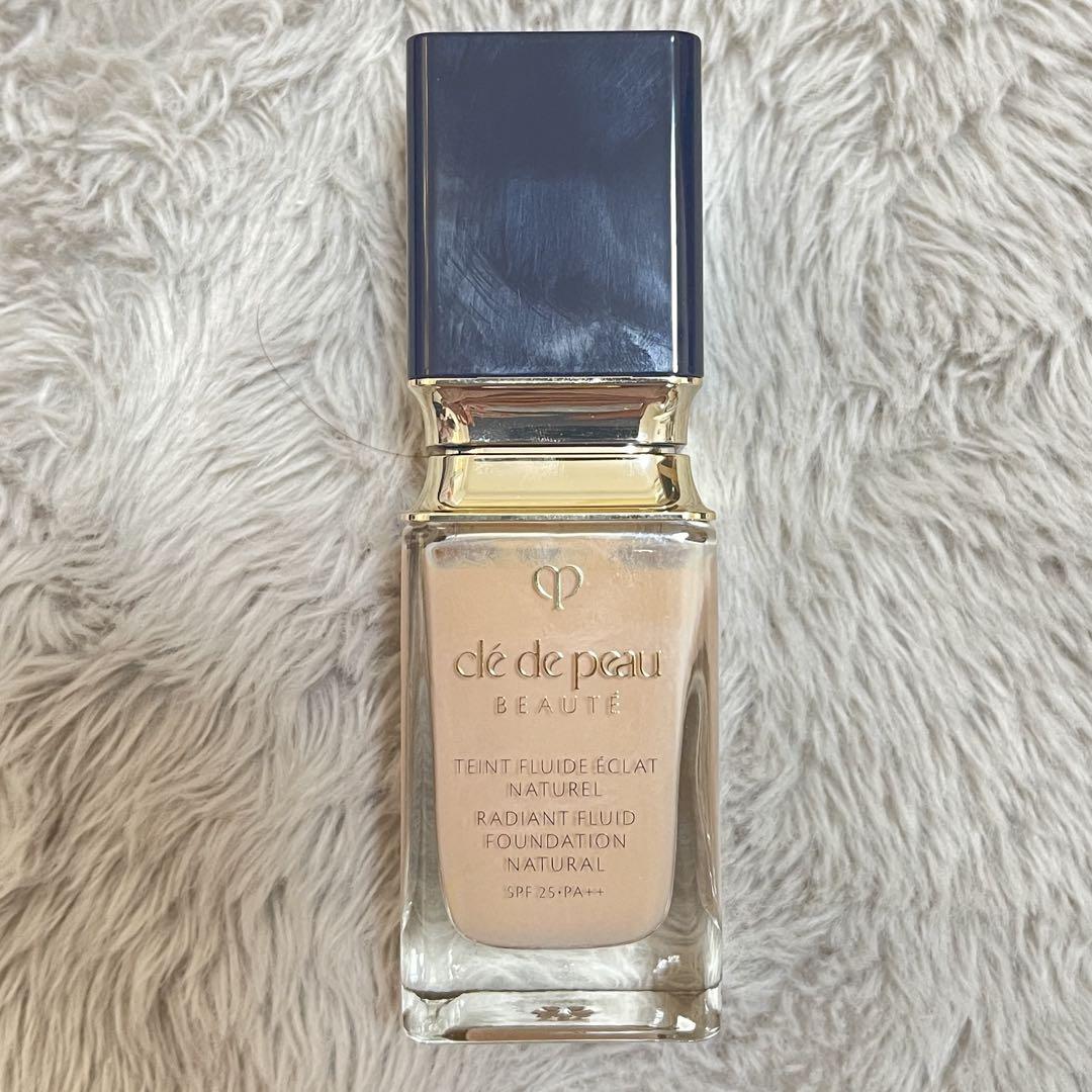 クレドポーボーテclé de peau タンフリュイドエクラ　ナチュレル　B20