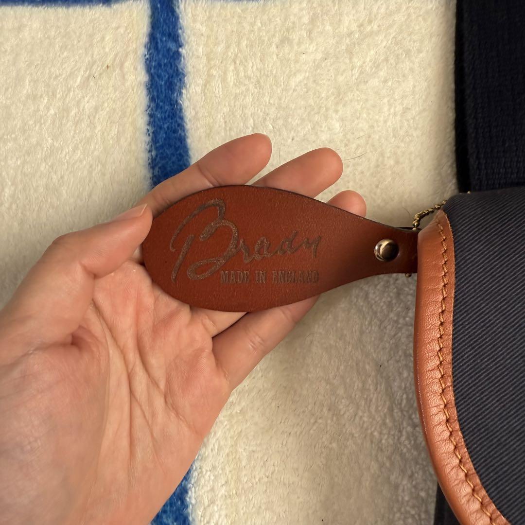 BRADY ショルダーバッグ