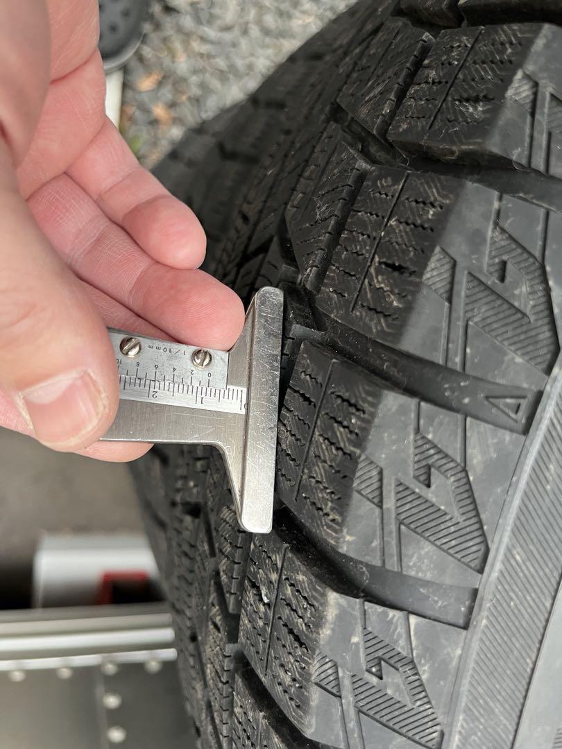 バリ山！！ヨコハマ　195/65R15 スタッドレスタイヤ 4本セット