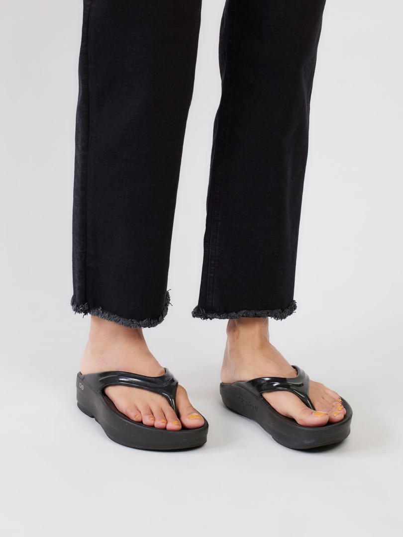 ウーフォス OOFOS WOMEN´S OOMEGA - BLACK 厚底