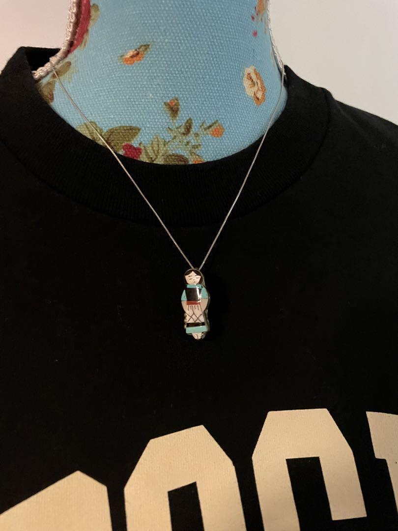 インディアンジュエリー　ズニ族　ズニガール　ネックレストップ　未使用品