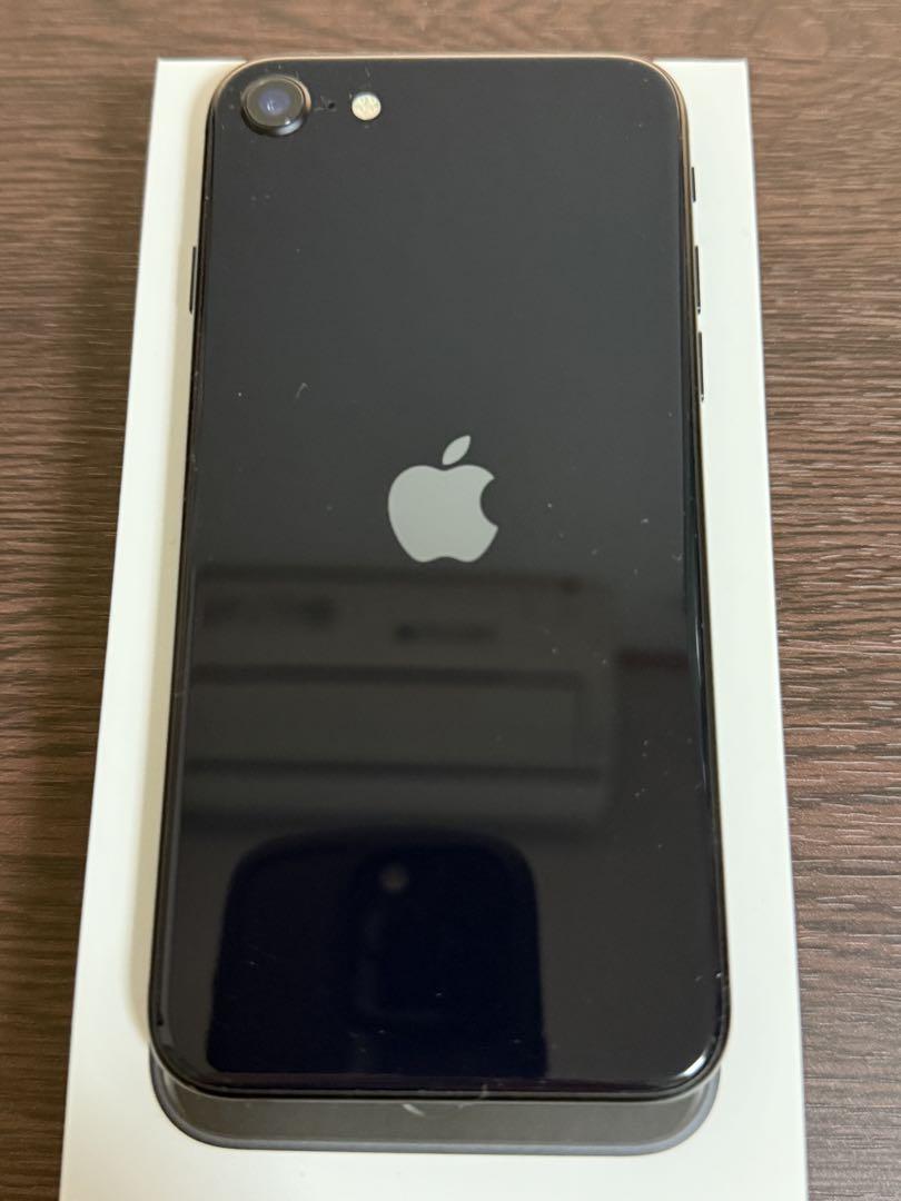 iPhone SE (第3世代) ミッドナイト 64 GB バッテリ99% - メルカリ
