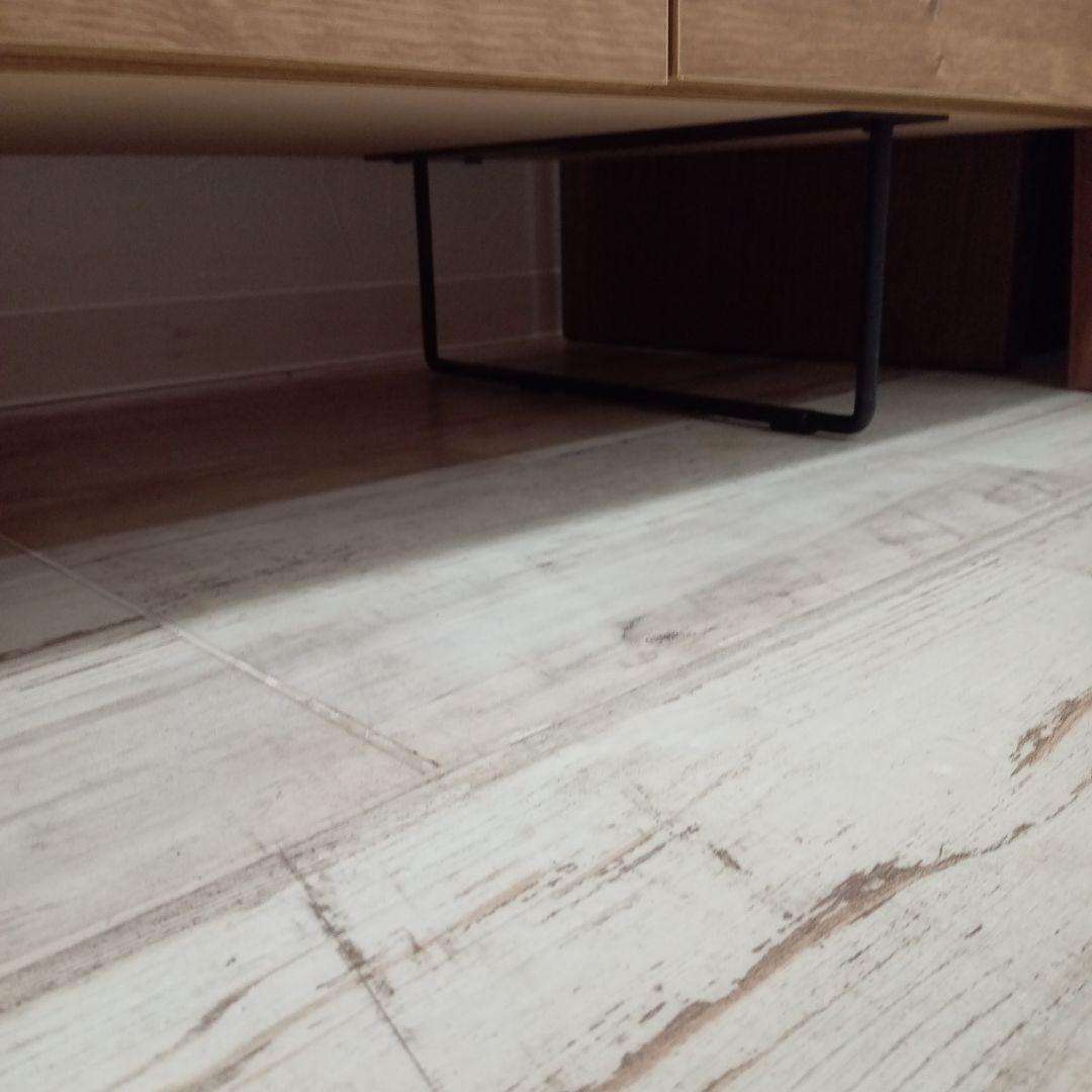 未使用のサイドボード　キャビネット　幅150cm 脚１つ代用品