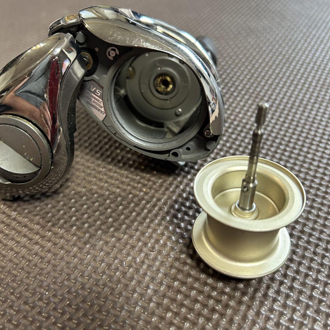 美品】 シマノ スコーピオンアンタレス RH220 ベイトリール 右巻き