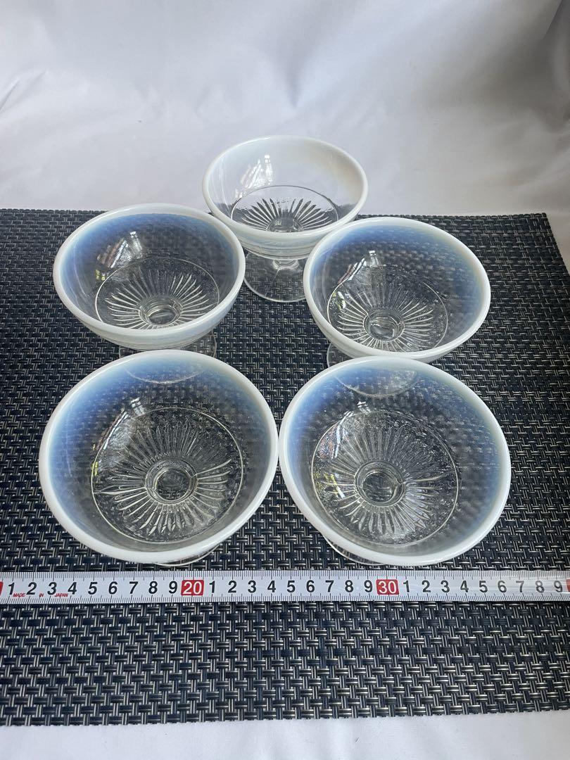 アンティークガラスの器Antique Glassware