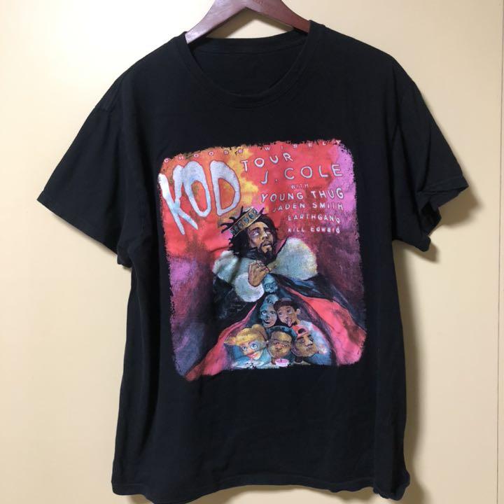 J.COLE ヤングサグ 希少 OeXPr-m68482673716 ラップT 得価お得