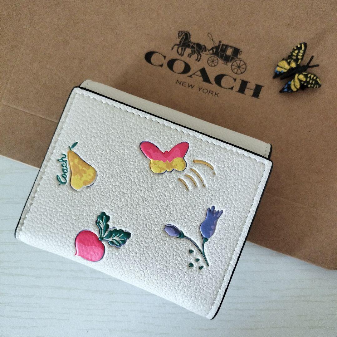 COACH コーチ折り財布 ホワイト ドリーミーベジ柄 プレゼントおすすめ