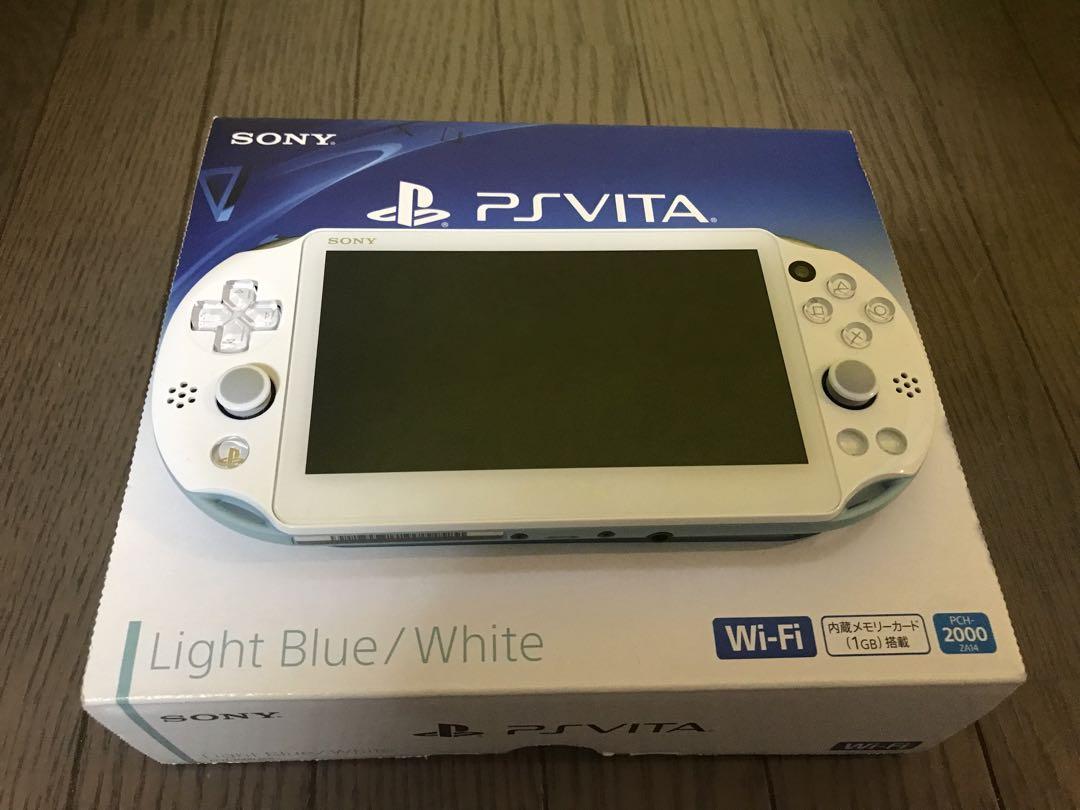 PS Vita 本体 ライトブルー/ホワイト16GBメモリーカード、ソフト