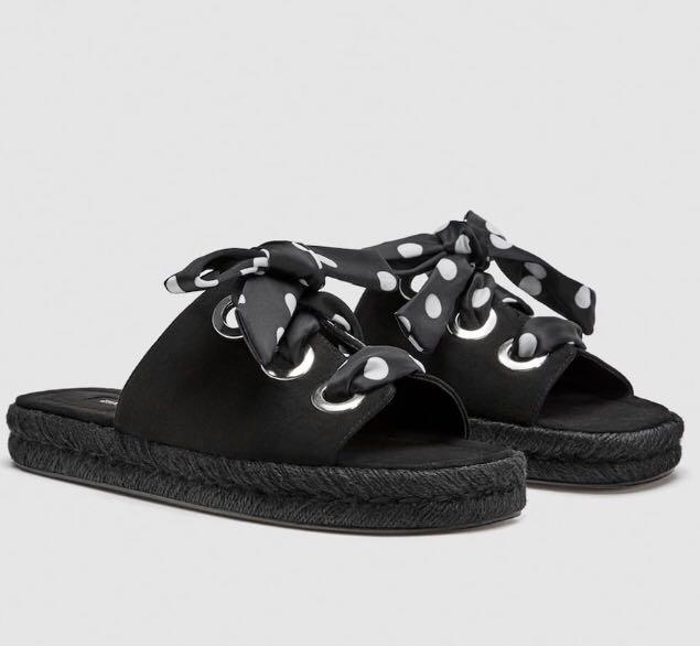 新品☆ZARA ザラ ドット柄リボン付きフラットサンダル BLACK