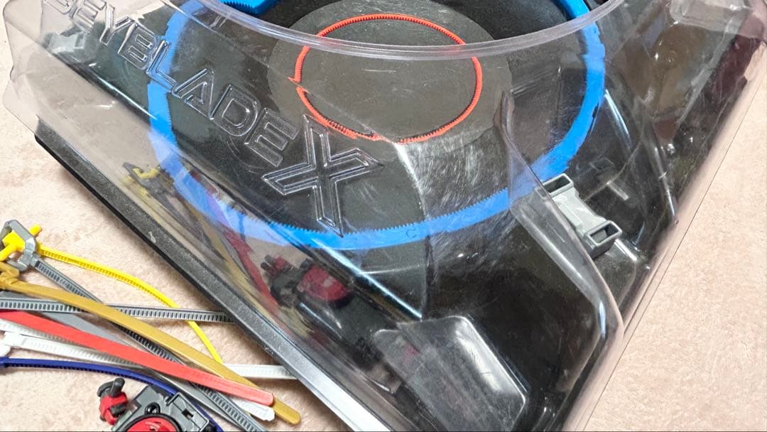 BAYBLADE x まとめ売り 25個他 公式スタジアムつき BAYBLADE x まとめ売り 25個他 公式スタジアムつき