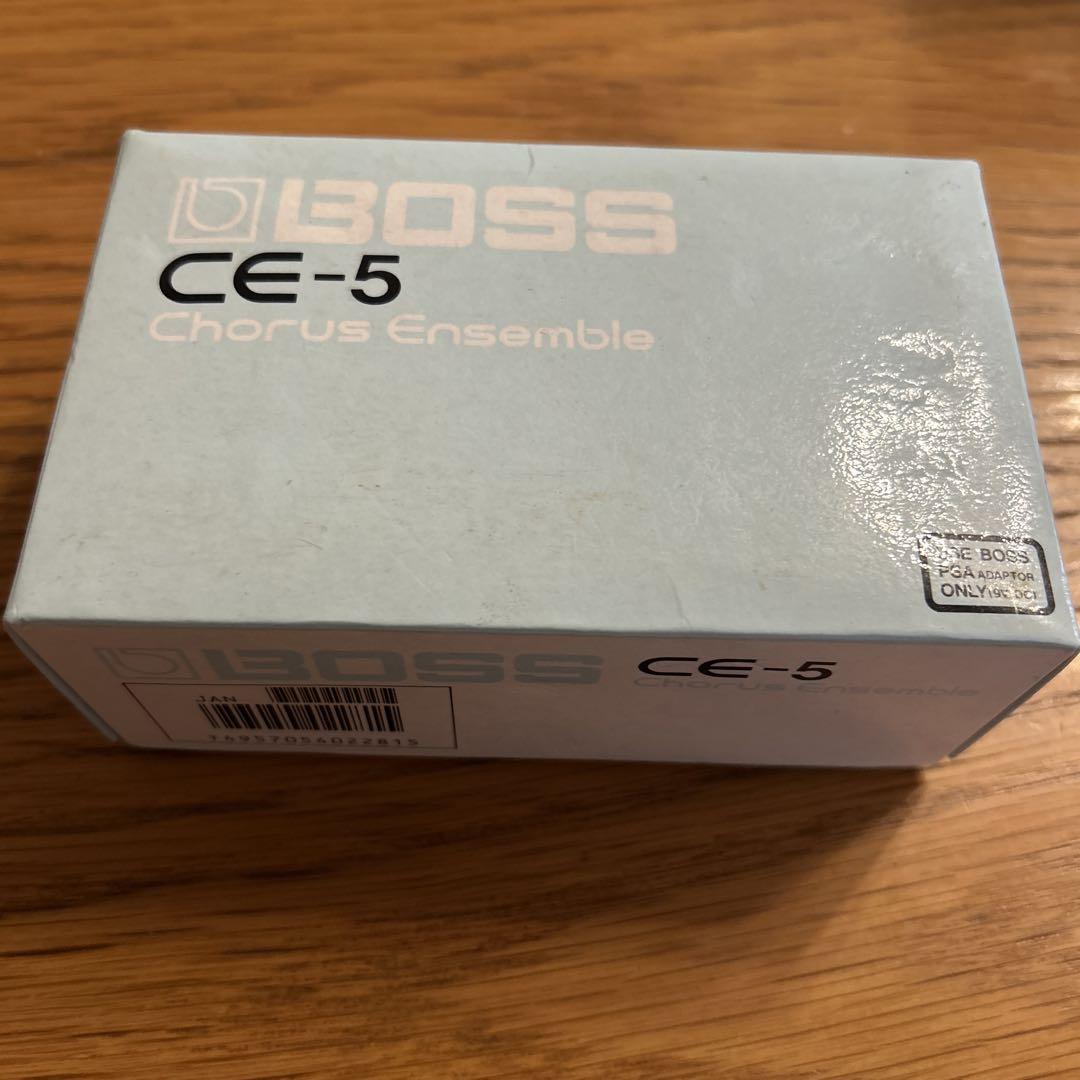 BOSS Chorus Ensemble CE-5（ラベルピンク）