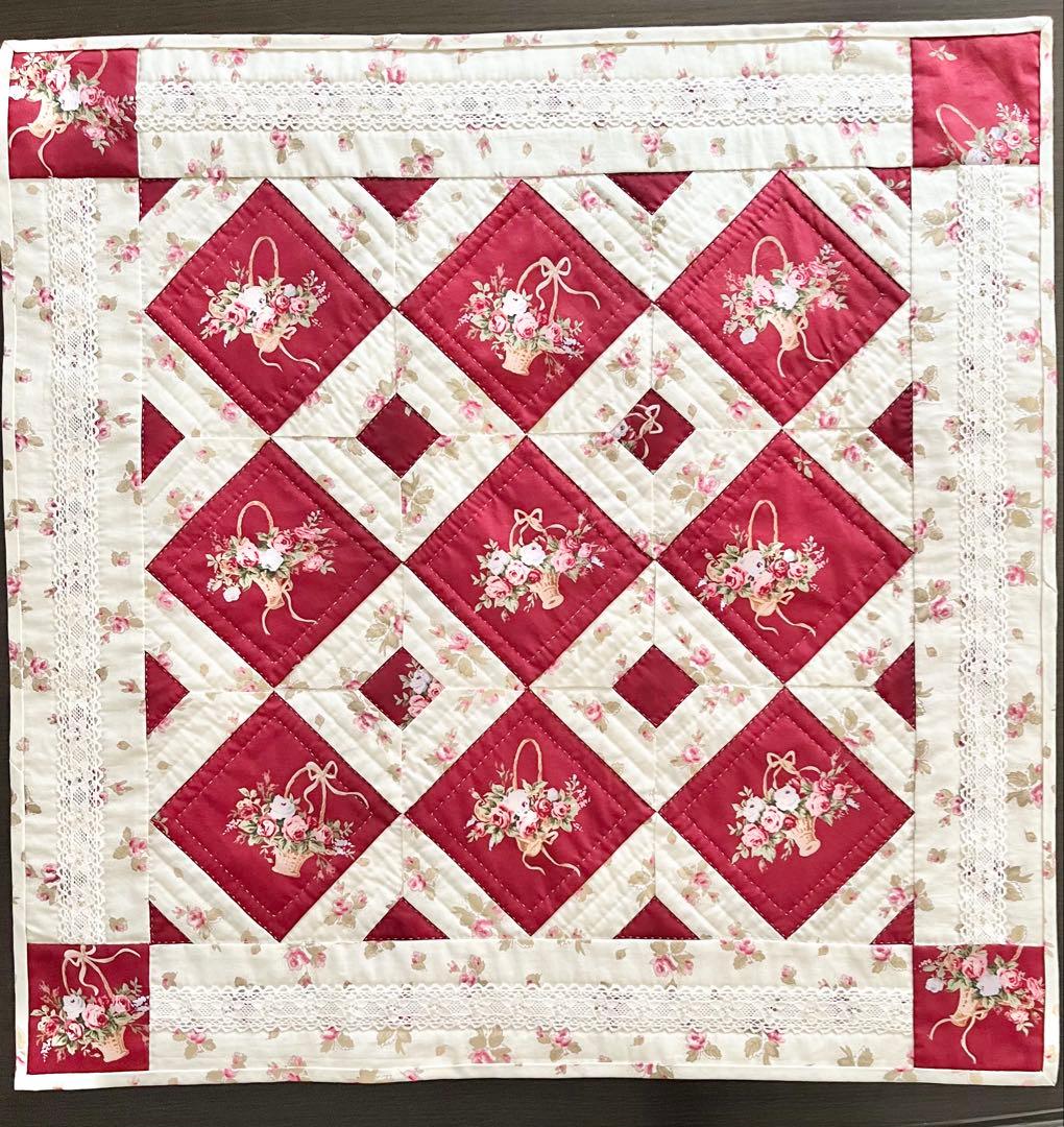 パッチワーク　タペストリー　こうの早苗さん生地　バスケット赤