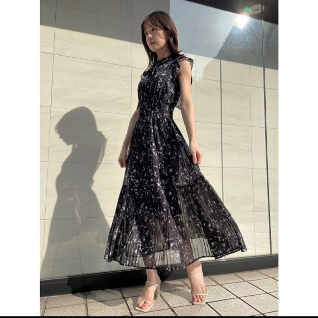 SNIDELフリルプリーツワンピース