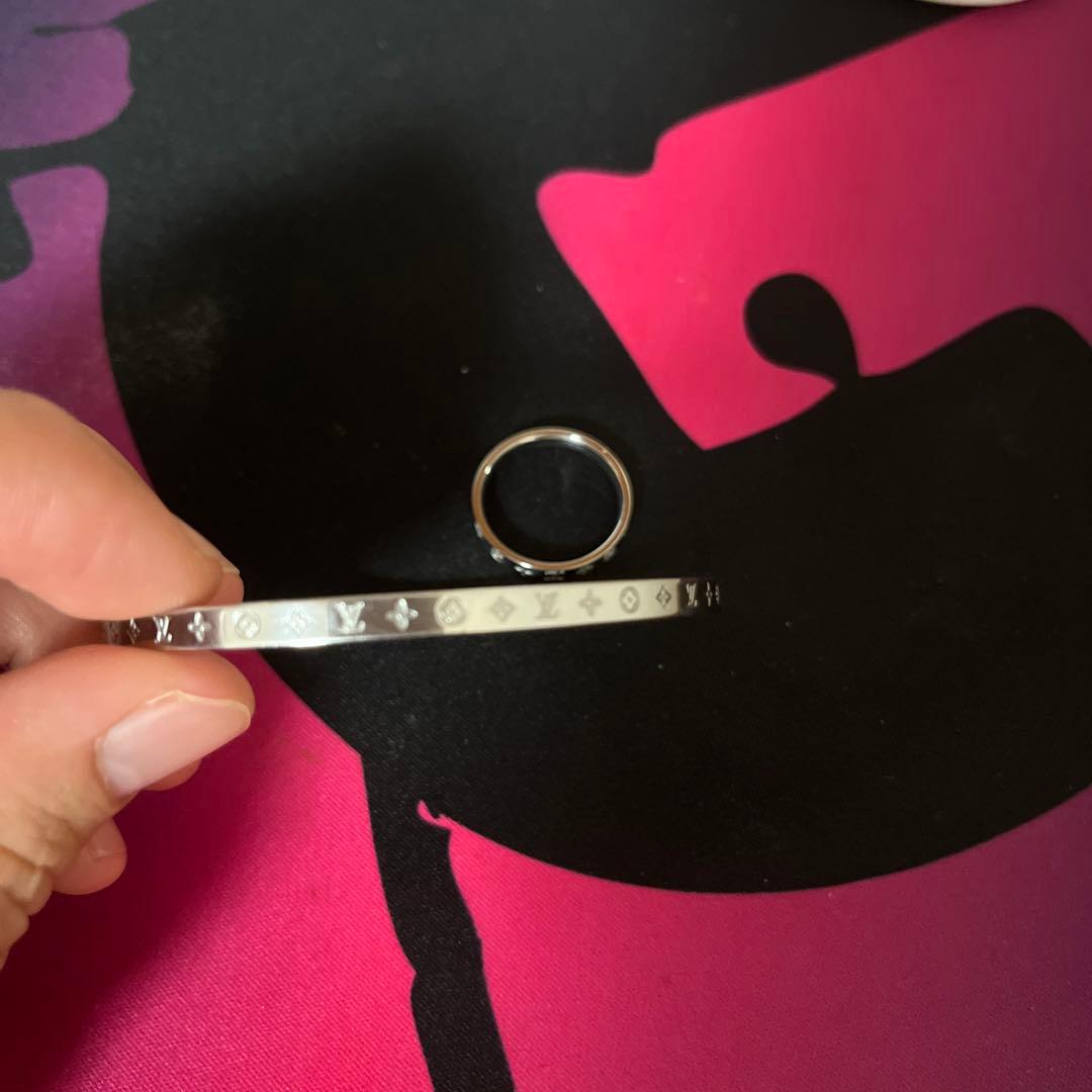 シルバー ロゴ入り バングルとリングセット