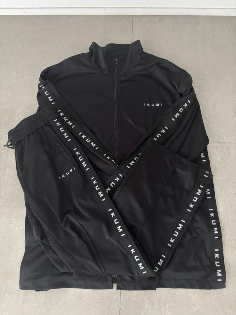 IKUMI ジャージ上下セットアップ