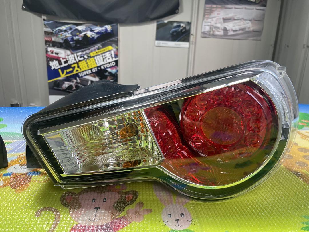 ZN6 86 前期テールランプ　純正品