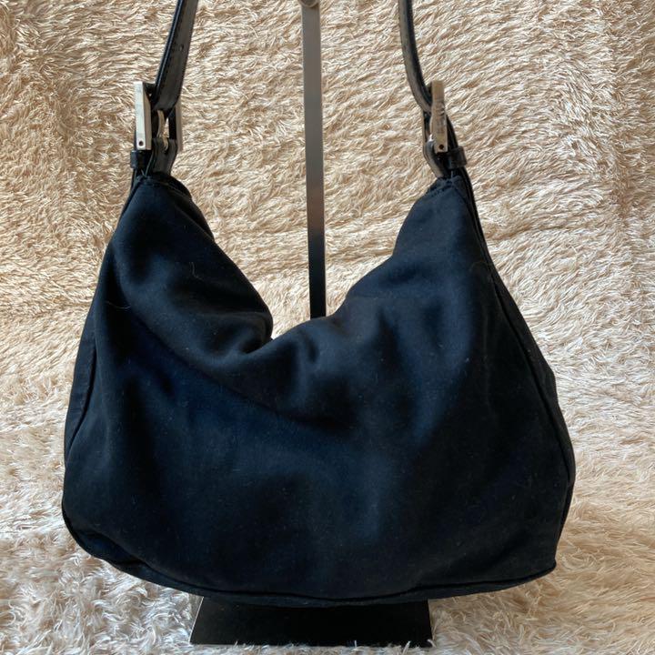 即納超激安 美品 フェンディ マンマバケット ワンショルダー ブラック ジャージ cFR59-m68564563634 最安値正規品