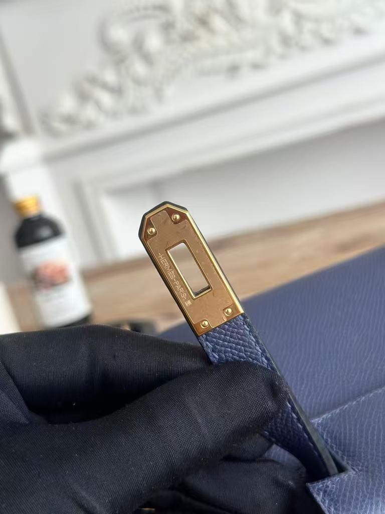 ケリーmini 19 ネイビー レザー ハンドバッグ ゴールド金具 ケリーmini 19 ネイビー レザー ハンドバッグ ゴールド金具