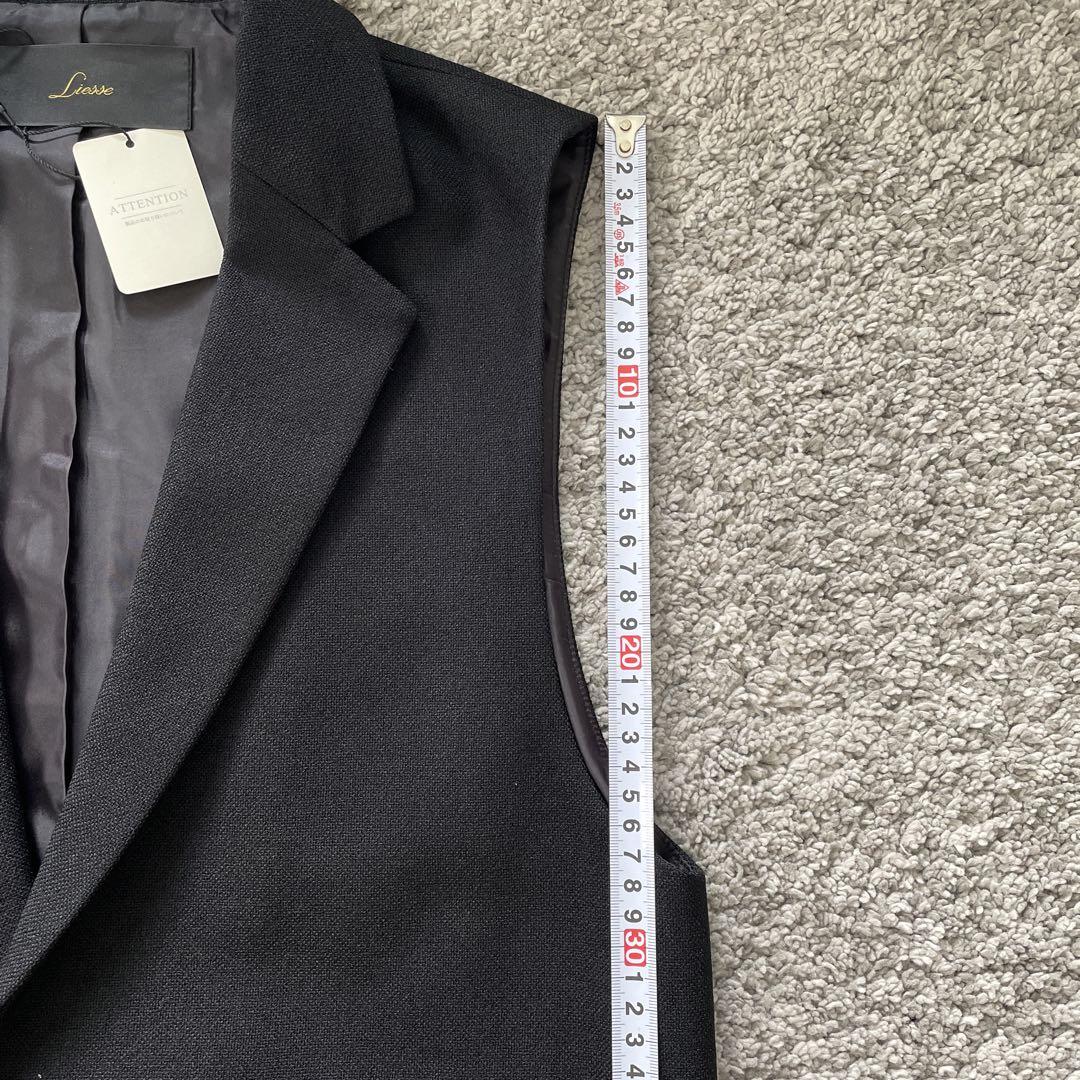 美品　未使用　Liesse 黒のノースリーブベスト