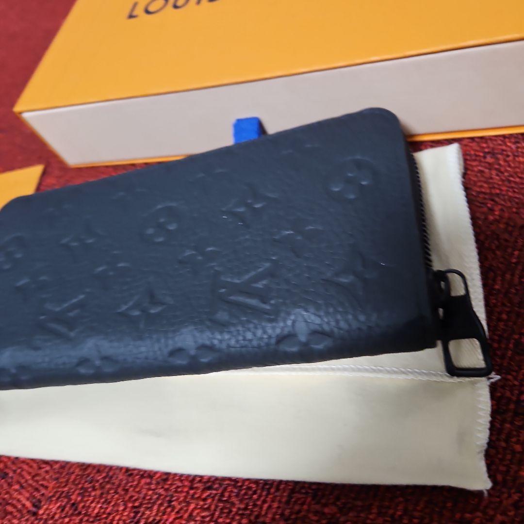 VUITTON