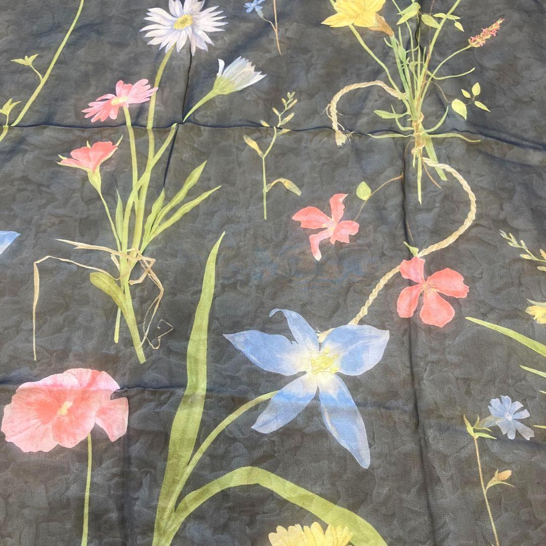 未使用》サルヴァトーレ フェラガモ　シルク100　花柄　スカーフ　シフォン　紺