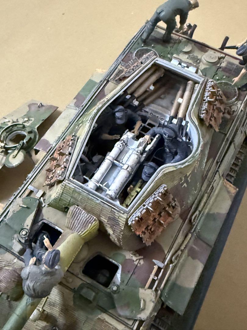 プラモデル戦車1/35完成品ティガーⅡポルシェ砲塔フルインテリアモデル