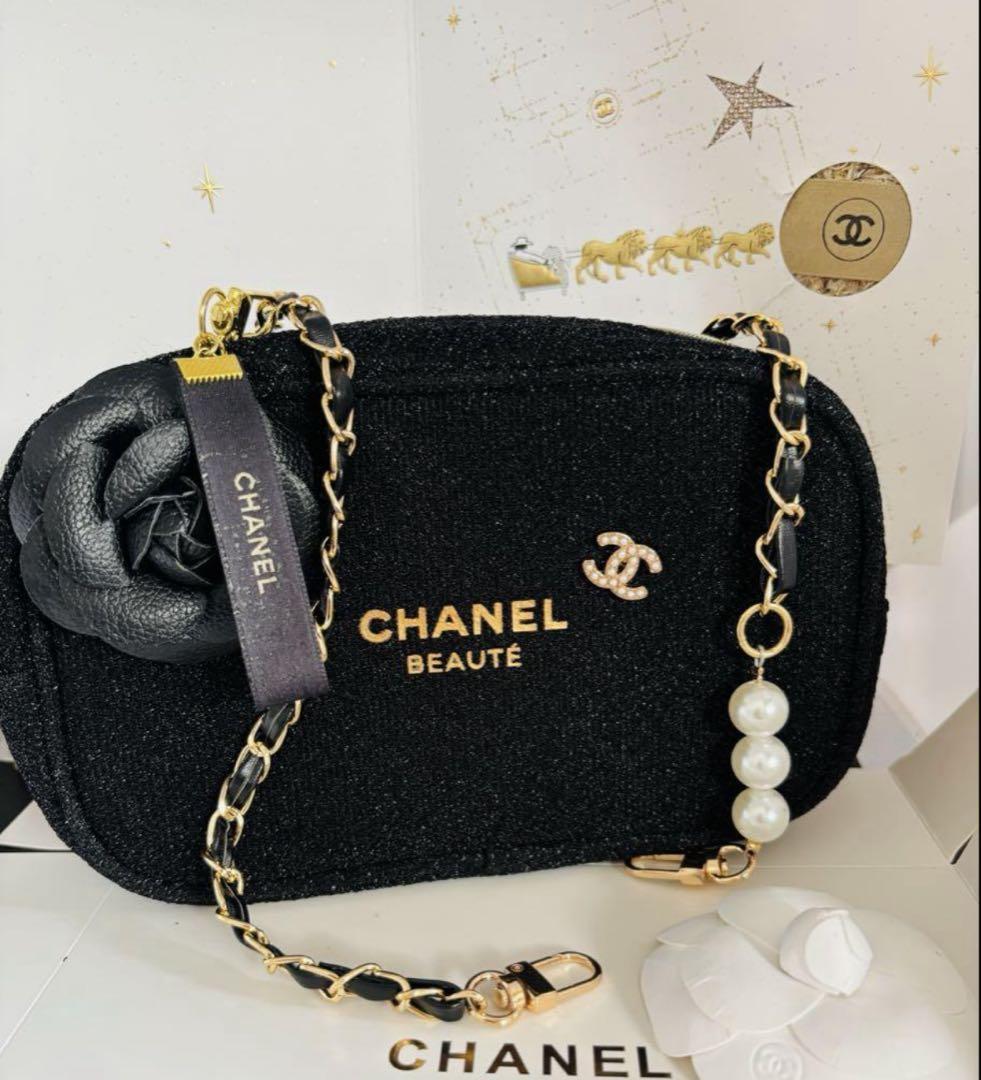 CHANELノベルティバック　カメリアチェーン&ブローチ付