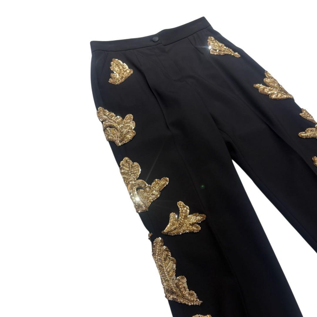 [値下げしました] Dolce & Gabbana 黒 スラックス 金色刺繍