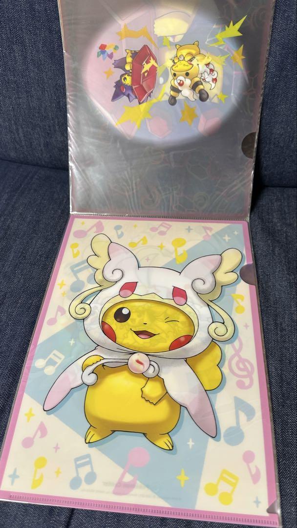 メガポンチョを着たピカチュウ A4クリアファイルセット - メルカリ