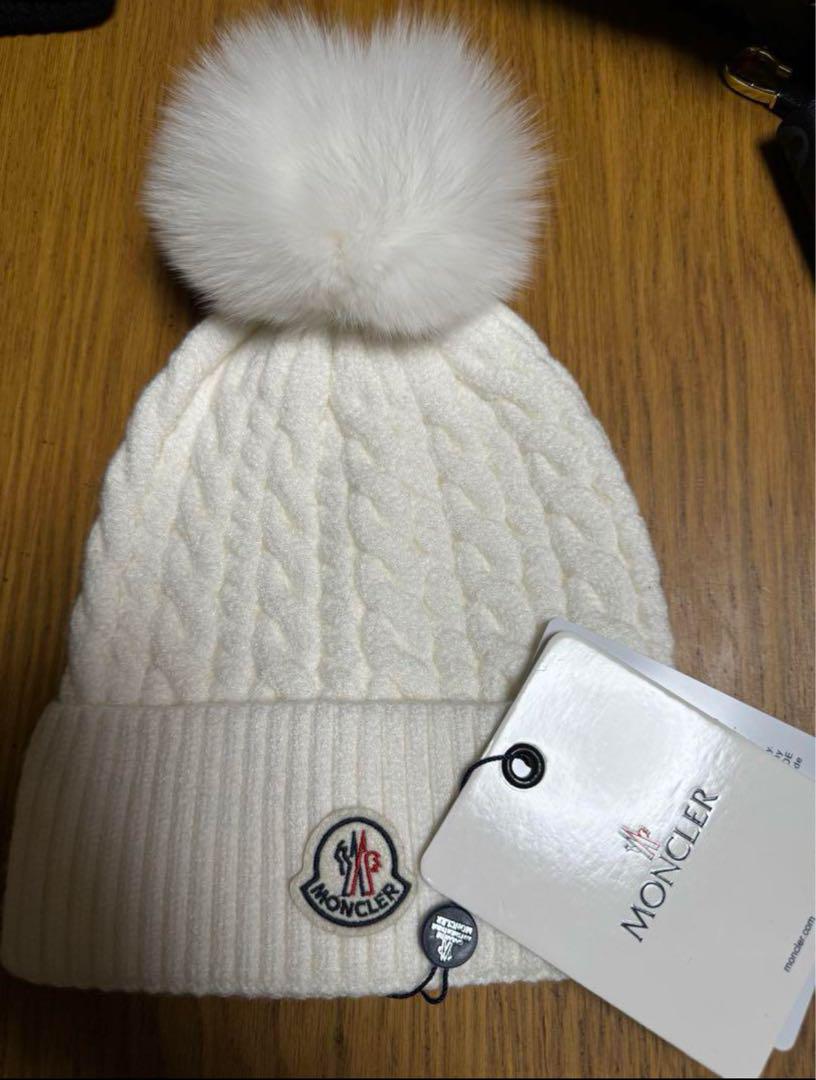MONCLER ホワイト ニット帽 ポンポン付き