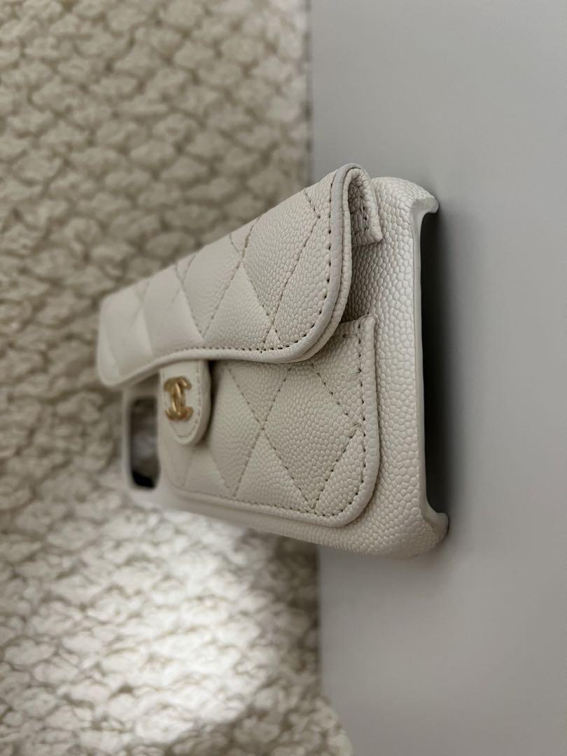 CHANEL スマホケース iPhone12 ホワイト　iPhoneケース