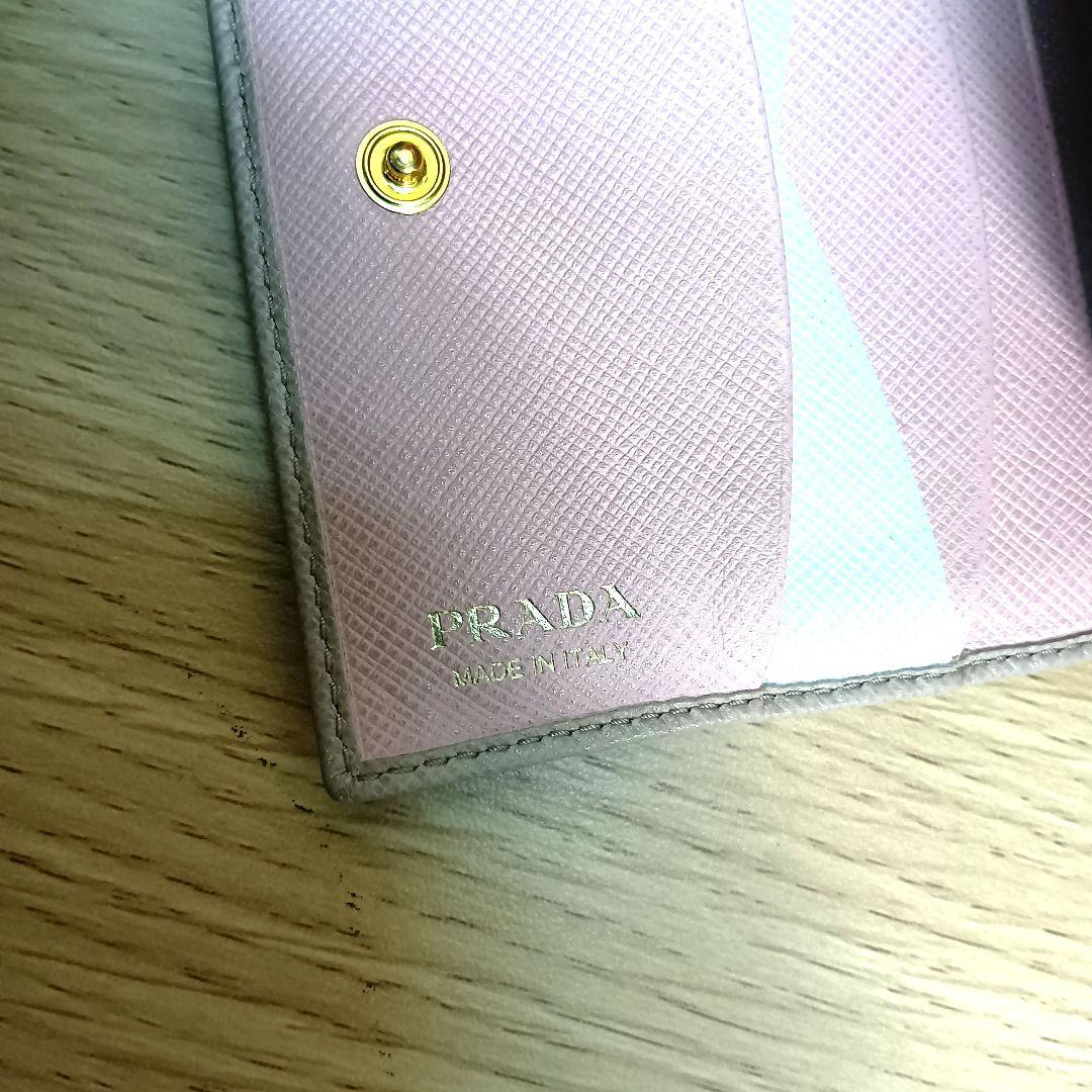 プラダ 折りたたみ財布