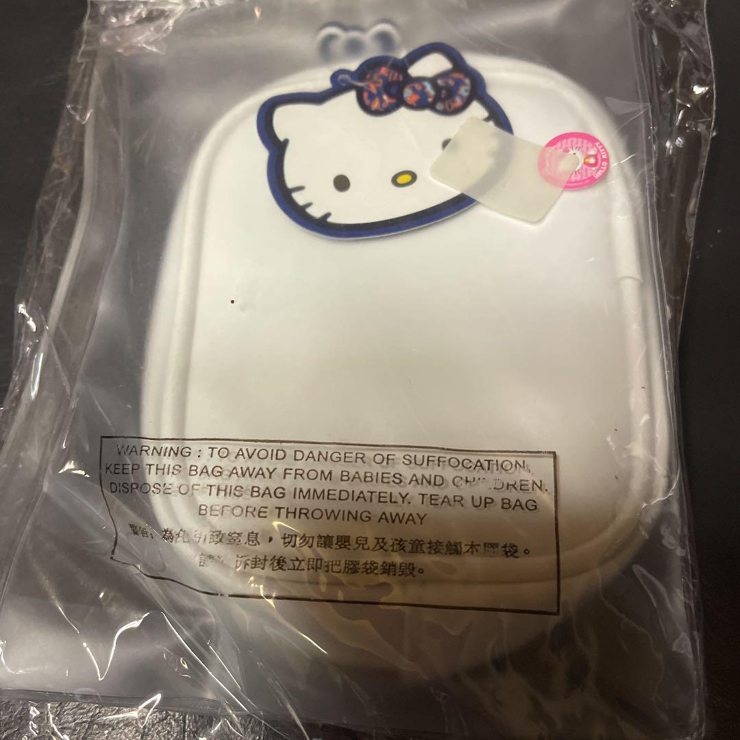 シンガポール航空限定sq ハローキティ　ポーチpouch SQ